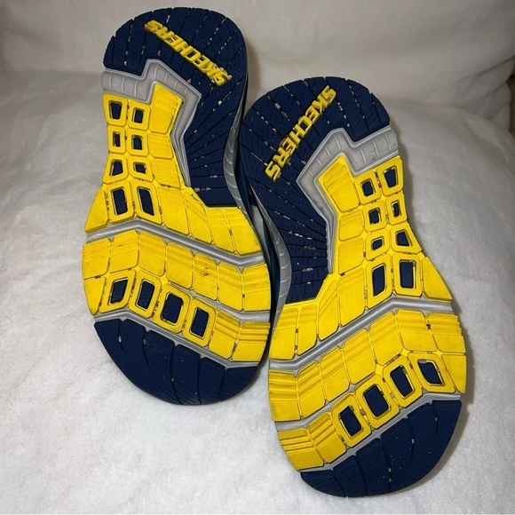 Boys Skechers Hyperjolt Size 11.5 Gently Preloved EC - Picture 7 of 7